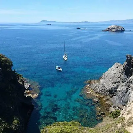 Neuf A 150m De La * Hyères